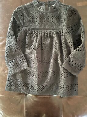 Women’s Lace Eyelet Long-Sleeve Top in Black